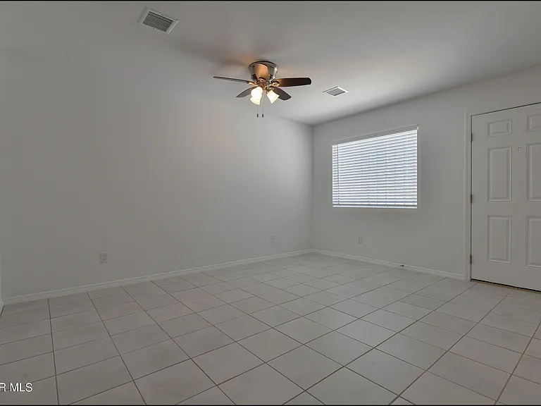 4626 Maxwell Ave #C — Photo 11