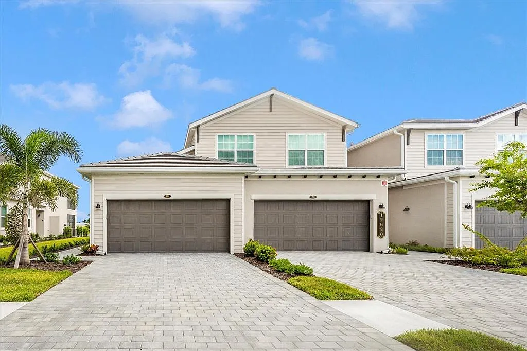 3 bed, 2.0 bath, 1789 sqft, $3,000 — Photo 1