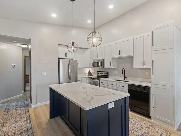 7003 Polaris Ln N, Maple Grove, MN 55311