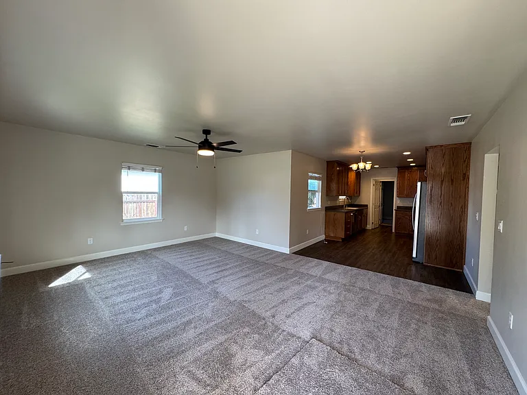 2036 Oak St #1 — Photo 4