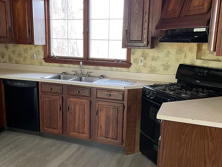 8017 Erie Rd #6 — Photo 9