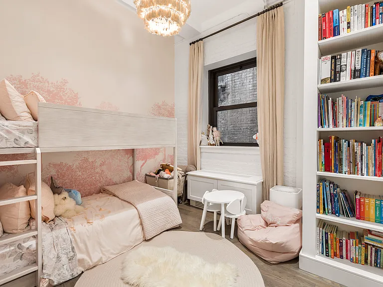 321 W 13th St #3B — Photo 9