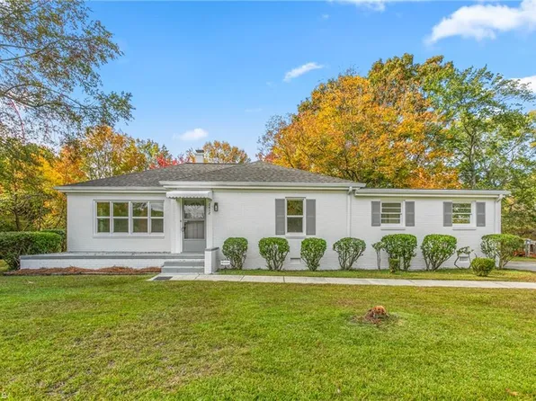 2628 Pine Lake Dr, Greensboro, NC 27407