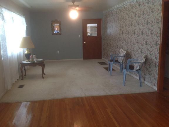 5th image of 30 NW Mills Circle Dr