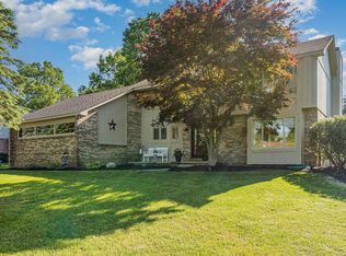 11178 Clovis Pointe Dr, South Lyon, MI 48178