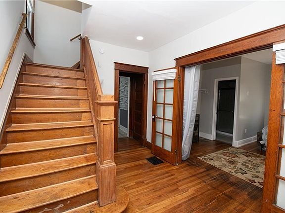 5th image of 84 Ellicott St