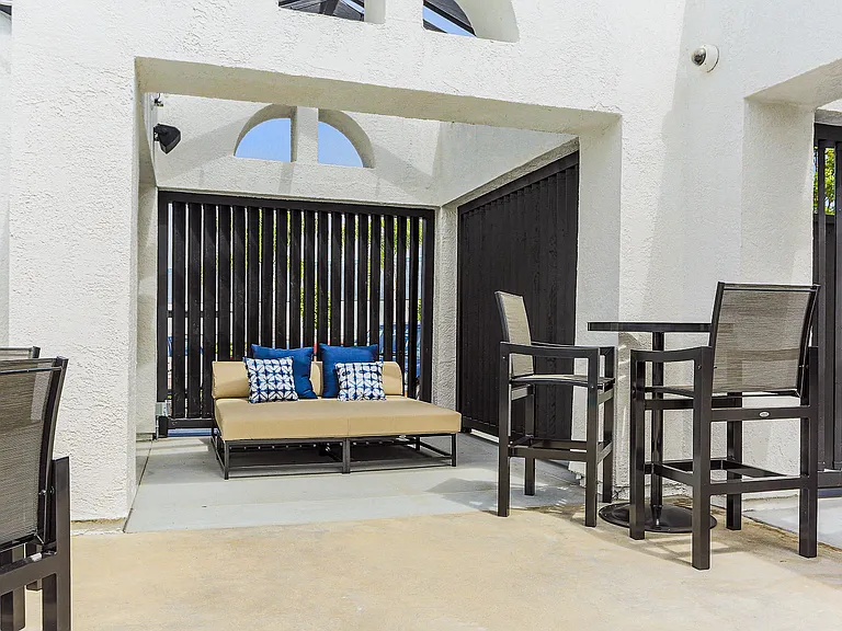 Newport Palms Apartments — Photo 20