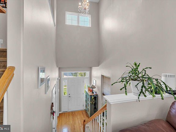 4th image of 58 Meadow Cir