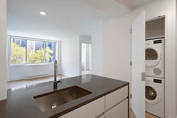 Rented by Greystar | media 34