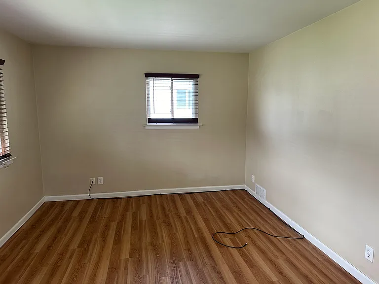 7532 Deering St — Photo 8