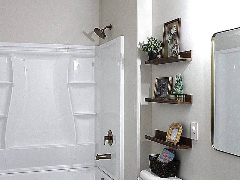 221 Seville St — Photo 10