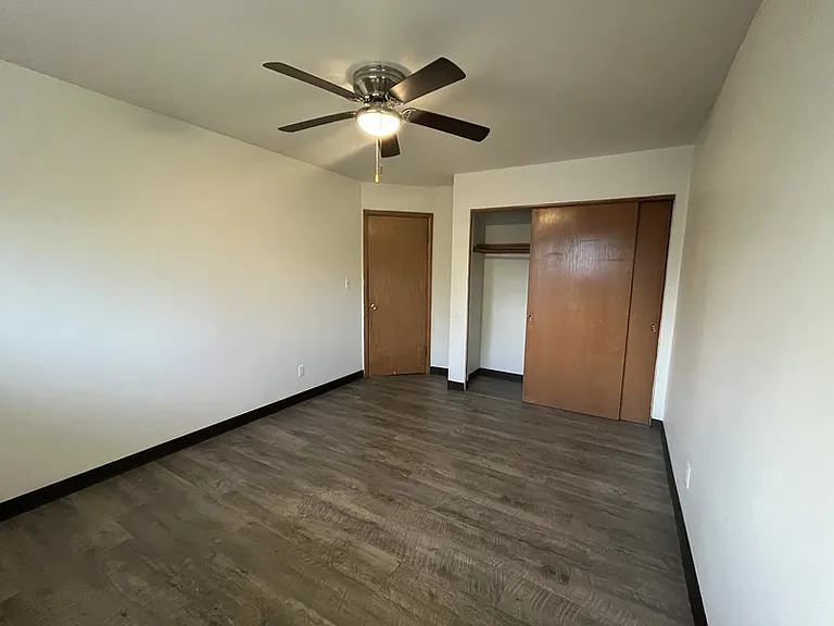 210 N Summit St #13 — Photo 6