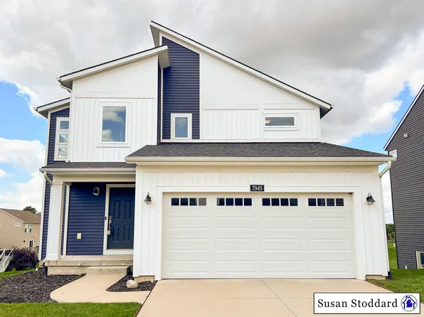 7945 Greendale Dr SE, Byron Center, MI 49315