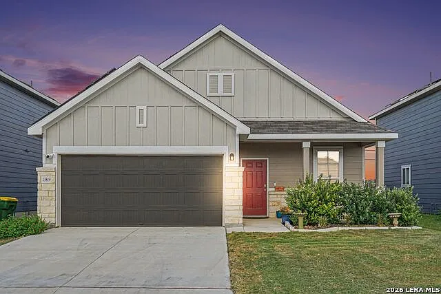 4 bed, 2.0 bath, 1690 sqft, $1,950 — Photo 1