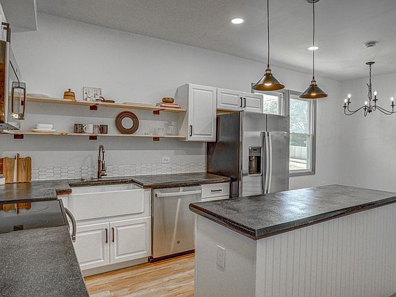 5th image of 1106 Cherry St