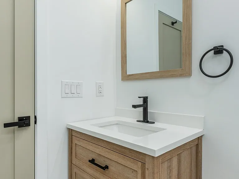 608 S American St #7 — Photo 12