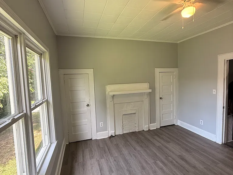 518 Lakeside Ave — Photo 13