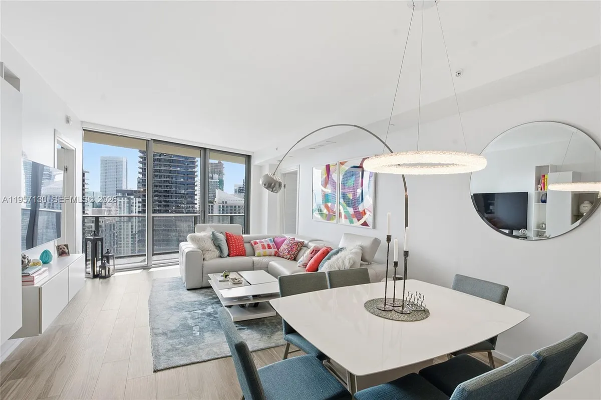 Building Photo - 801 S Miami Ave #4202
