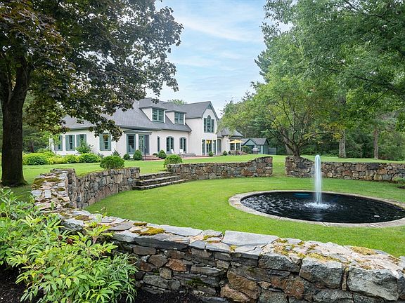 3rd image of 34 Rocky Ridge Ln
