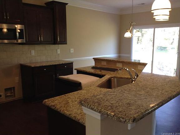 3rd image of 4231 Craighill Ln
