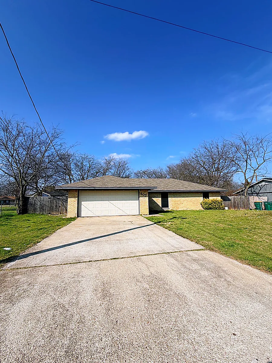 Building Photo - 607 Springtime Dr