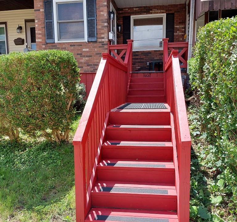 Front steps to townhouse