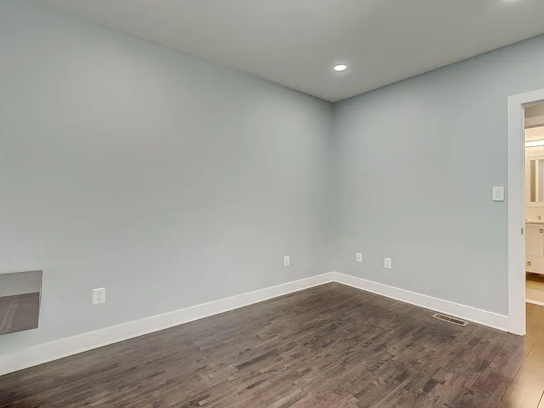 2-1605 F St NE #2 — Photo 9