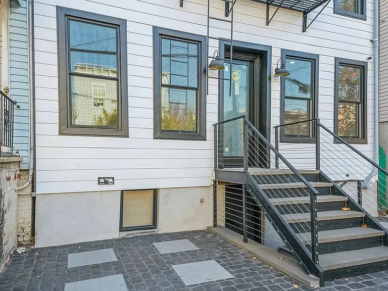216 Halladay St #4 — Photo 10