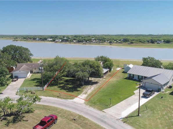 132 Zenna Dr, Mathis, TX 78368