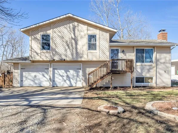 22026 S Lone Elm Rd, Spring Hill, KS 66083