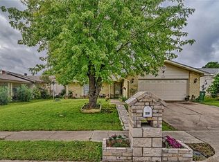 802 E Timberview Ln, Arlington, TX 76014