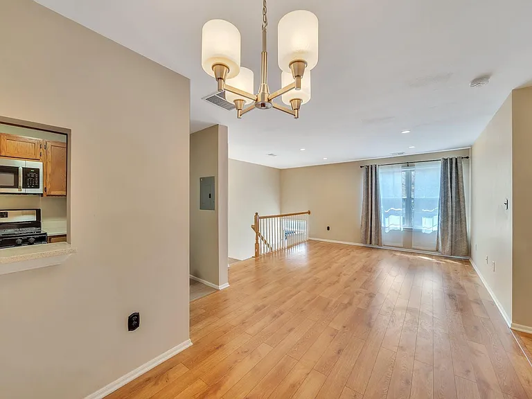 1041 Cumberland Ct — Photo 5