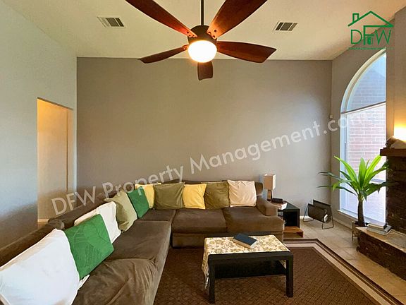 4th image of 2818 Pecan Meadow Dr