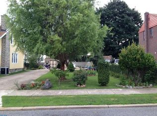 1916 Fuller St, Philadelphia, PA 19152