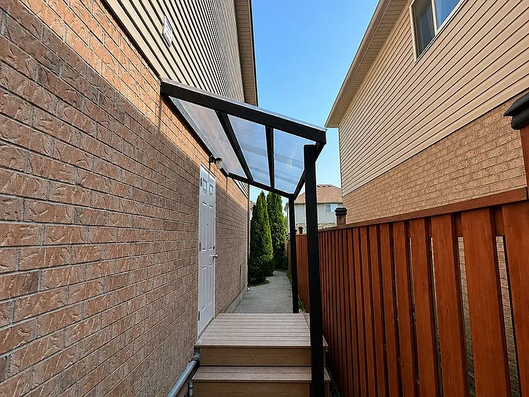 154 Thames Way #BASEMENT — Photo 7