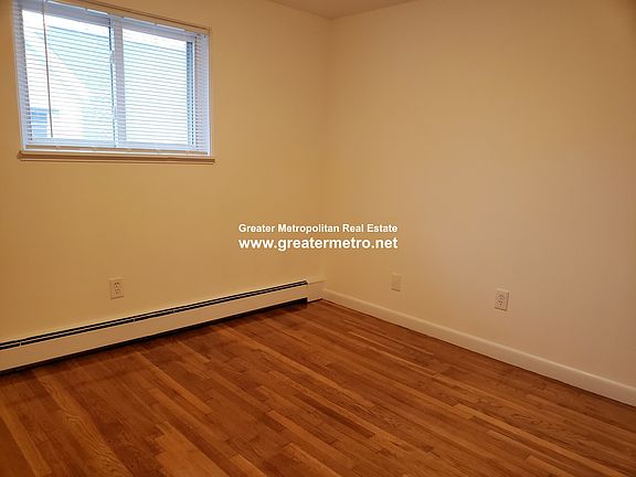 3rd image of 7-9 Holmes St #3C