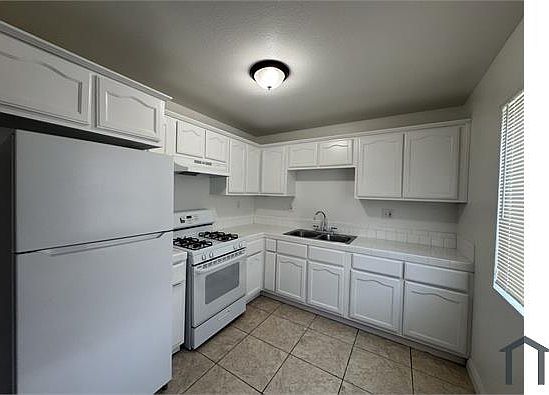 3rd image of 1417 W 57th St #1415