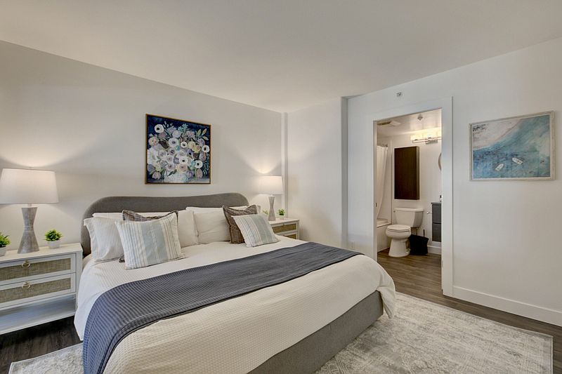 Vancouver Apartment for rent - 2 Bedrooms — photo 9