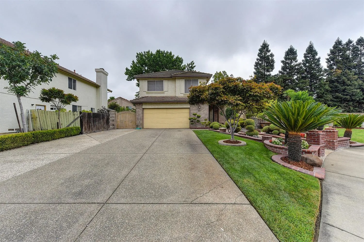 8641 Maple Hall Dr photo 1