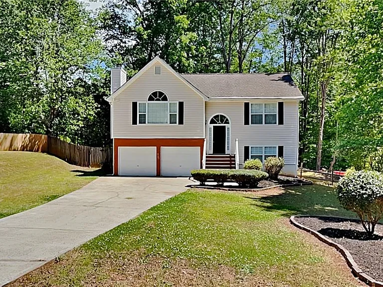 460 Highlander Way — Photo 1