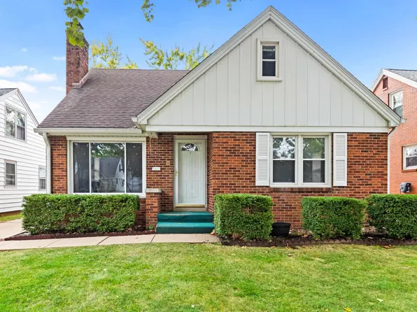 1025 E Fairoaks Ave, Peoria, IL 61603