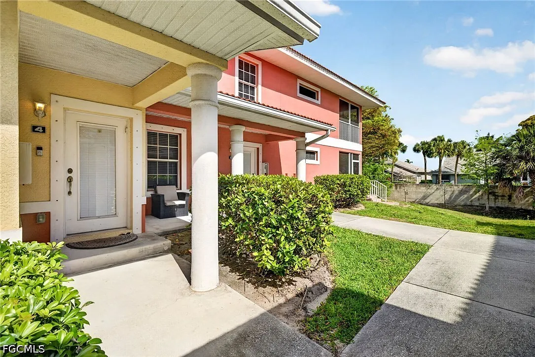 3 bed, 2.0 bath, 1423 sqft, $2,500 — Photo 3
