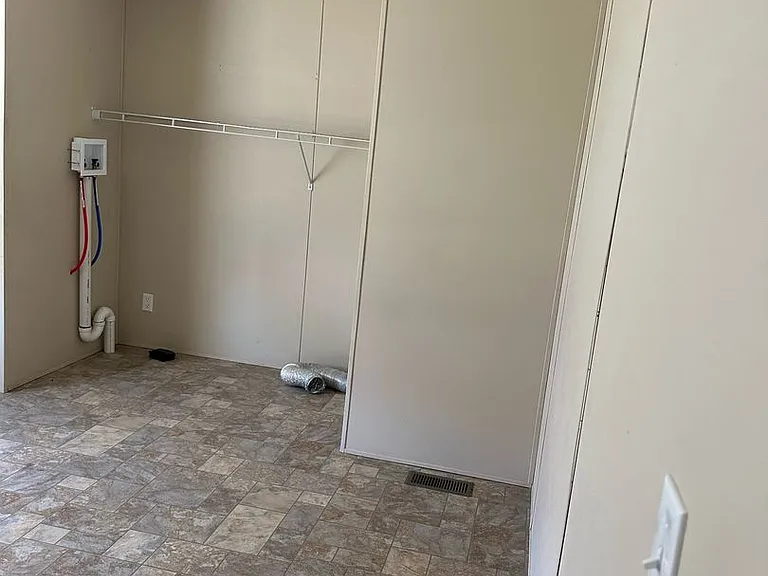 624 Madison Way — Photo 12
