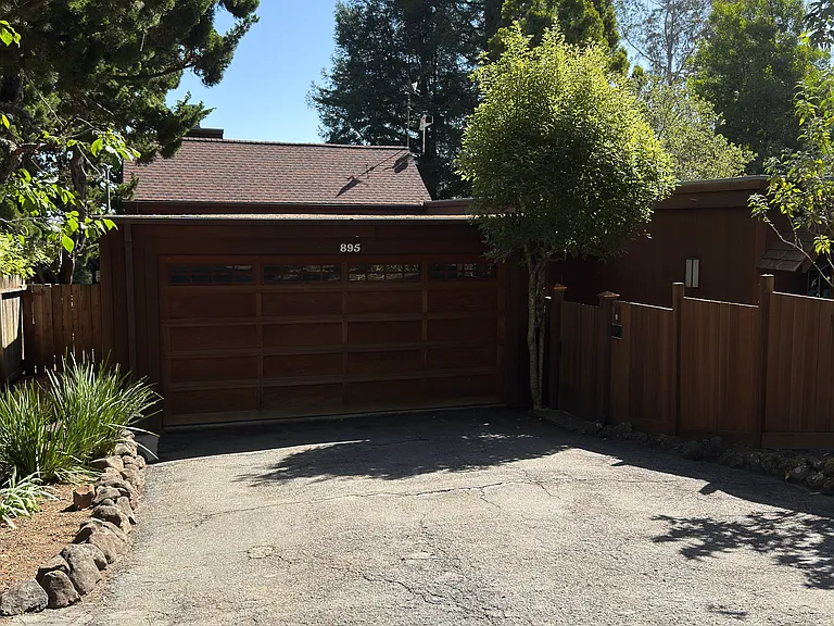 895 Marin Dr — Photo 1