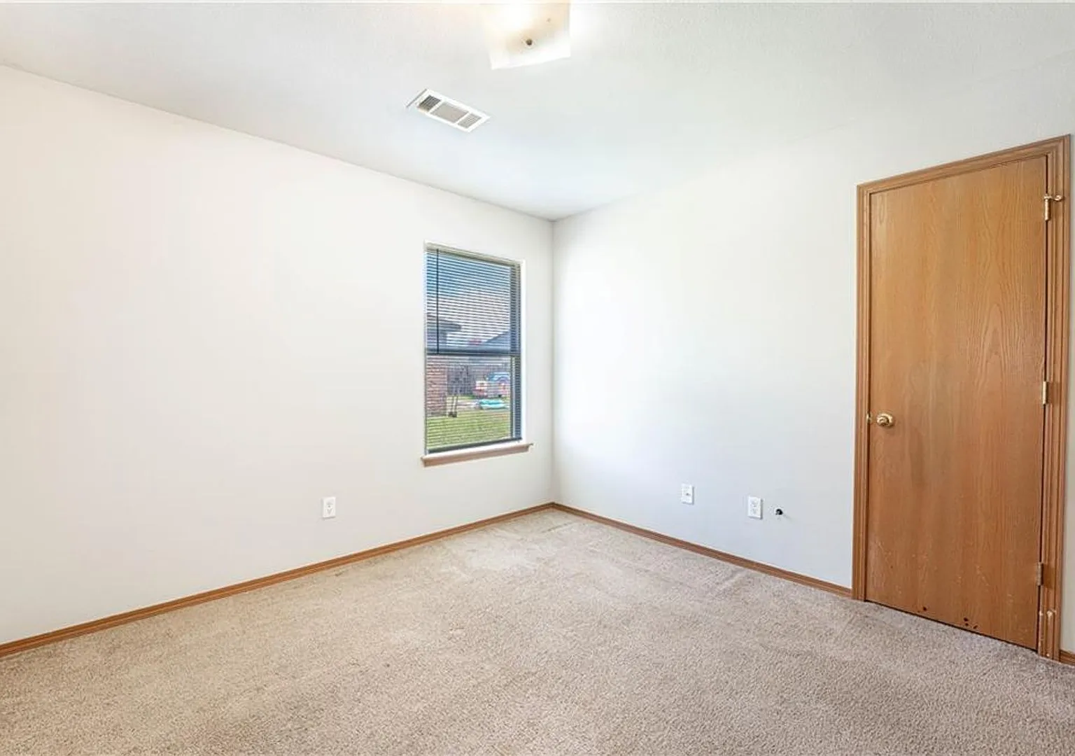 3 Bed 2 Bath Rogers — Photo 1