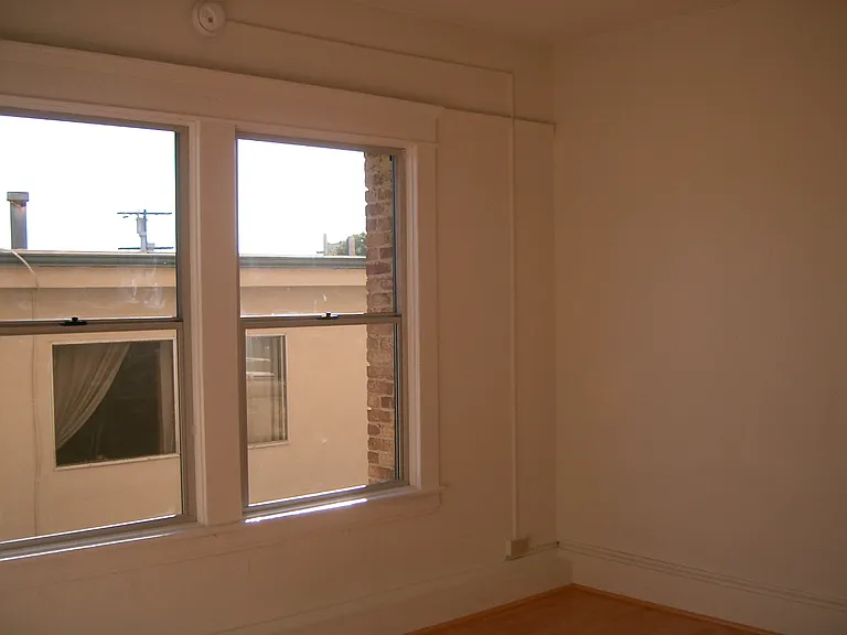 51 Rose Ave — Photo 8