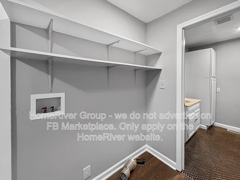 1310 Roanoke Ave — Photo 15