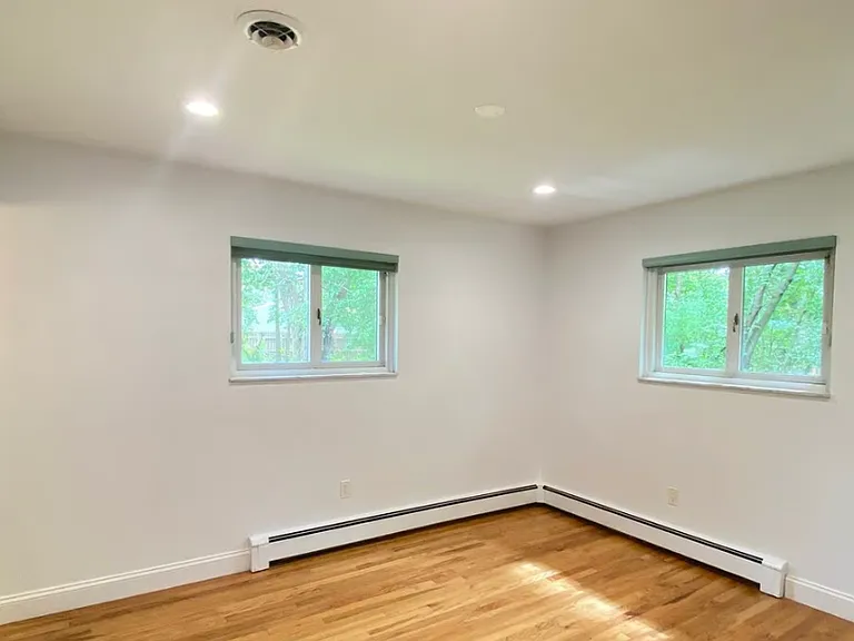 2727 Oakdale Dr — Photo 10
