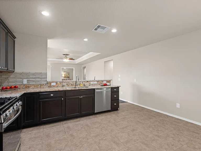 2811 Cone Flower Dr — Photo 17