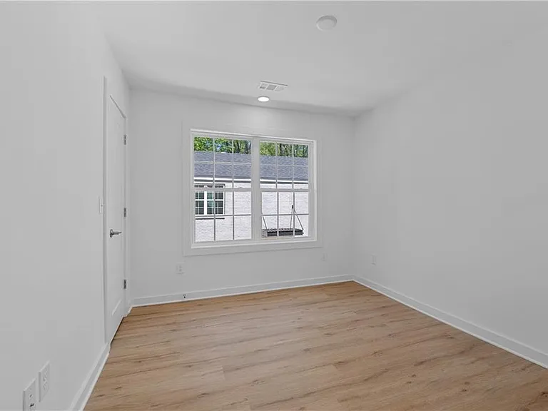 237 N Howard St NE #3 — Photo 14